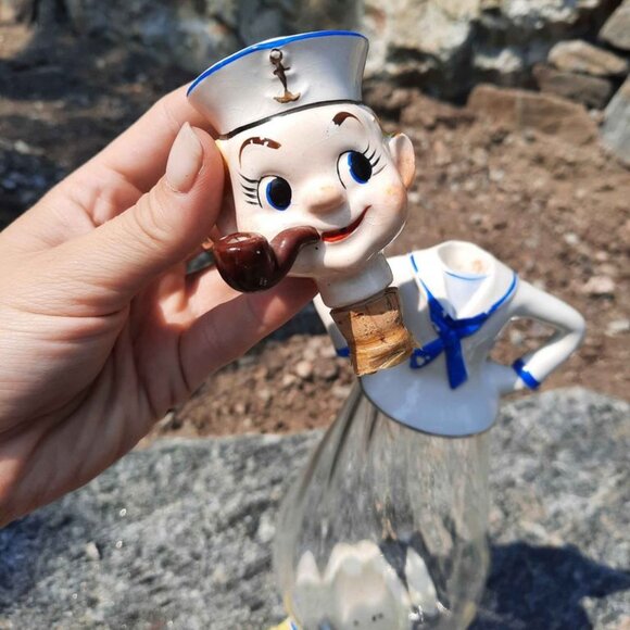 Vintage NAPCO Japan Sailor Decanter with Shot Glasses - Picture 4 of 8